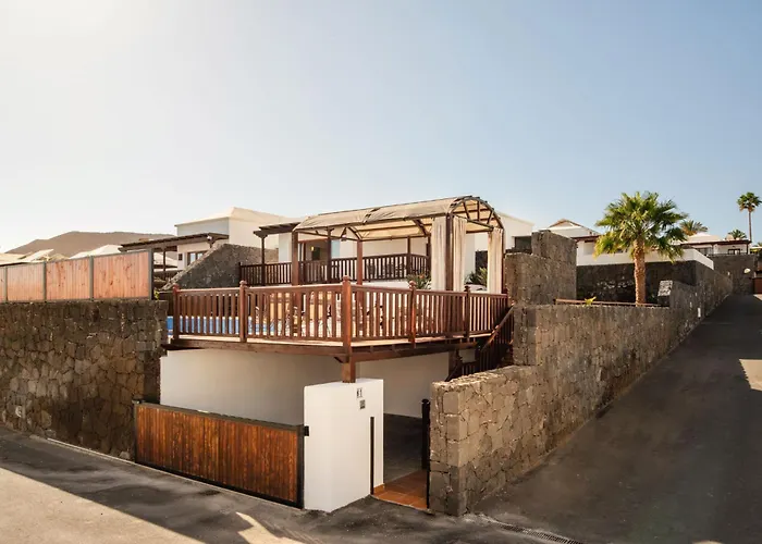 Villa 61 Playablanca Lanzarote Pool Spa