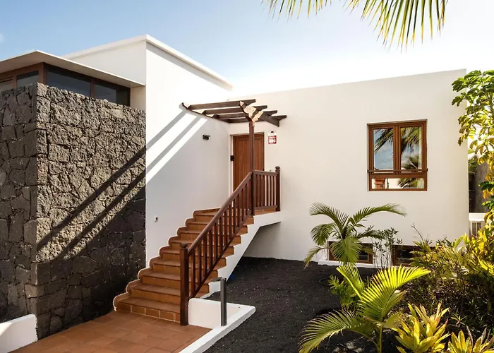 Villa 61 Playablanca Lanzarote Pool Spa